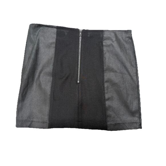 Alice + Olivia Mini Skirt Size 10 Lamb Leather Panel Mixed Media Ponte Black - Picture 3 of 8